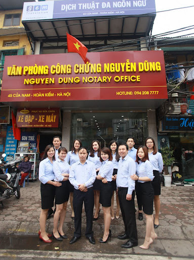 Nhân viên văn phòng công chứng Nguyễn Dũng